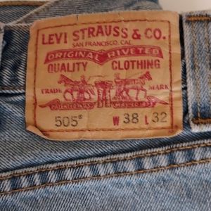 Levi's 505 sz 38 32  Great condition